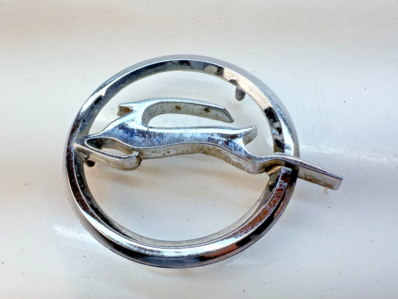 1962 1963 1964 Chevrolet Impala Quarter Panel Emblem Ornament E6-13