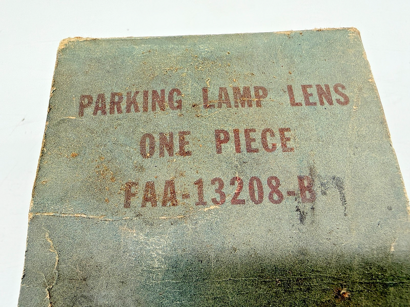 NOS 1952 Ford Parking Lamp Lens FAA-13208-B C68-18