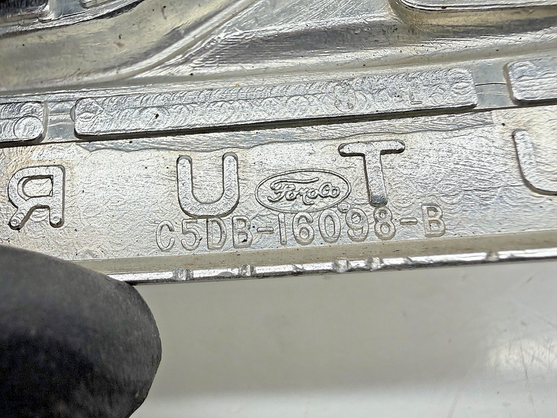 OEM 1964 1965 FORD FUTURA EMBLEM C5DB-16098-B E9-2
