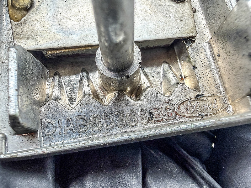 OEM 1971 1972 FORD CREST TRUNK HOOD EMBLEM 3 LIONS D1AB-8B369-BEC E10-32