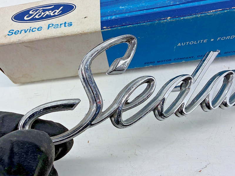 NOS 1970 FORD Galaxie 500 Country Sedan EMBLEM BADGE D0AB-71291B63-B C56-14