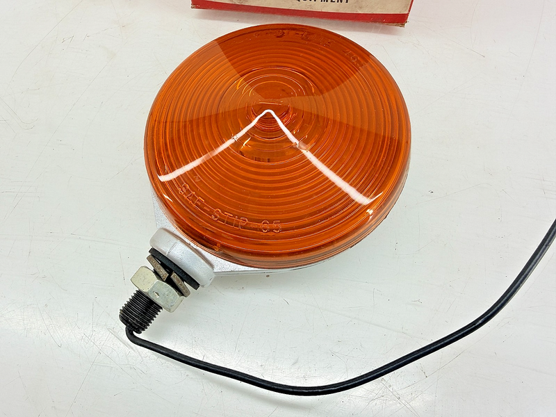 NOS Grote 470 Turn Signal Lamp 12V AMBER SAE STIP-64 Lens RAT ROD C71-28