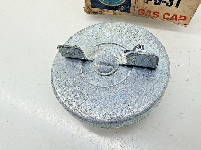 NOS 1953 - 1970 Ford Edsel Lincoln Massey Gas Fuel Petrol Cap PG-31 C77-65