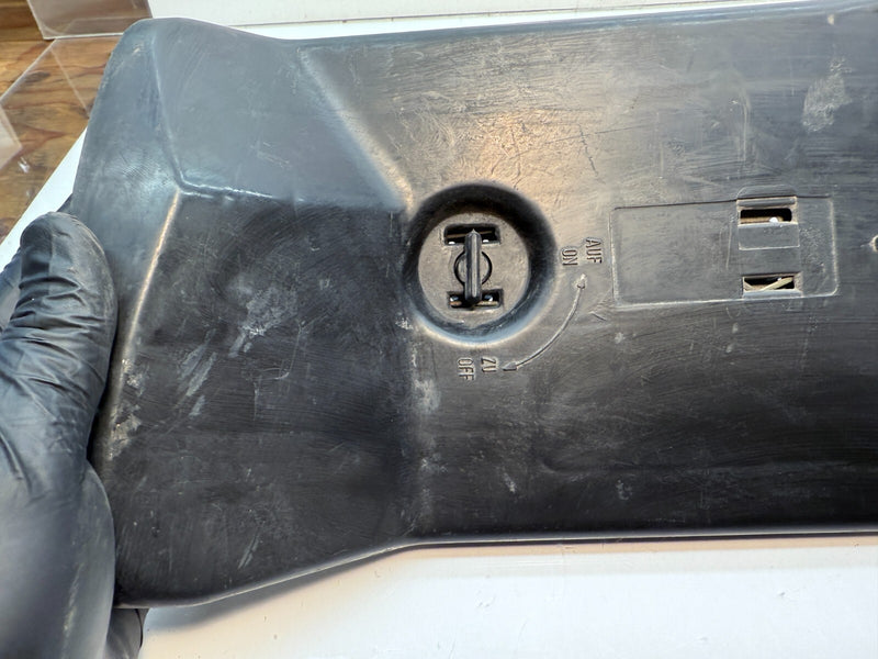 OEM 1981 - 1991 Mercedes W126 C126 Rear Right Tail Light Lamp Back Housing C13-4