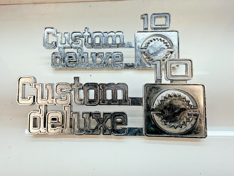OEM 1975 - 1980 Front Fender "Custom Deluxe 10" EMBLEM Set Squarebody 349682 GM