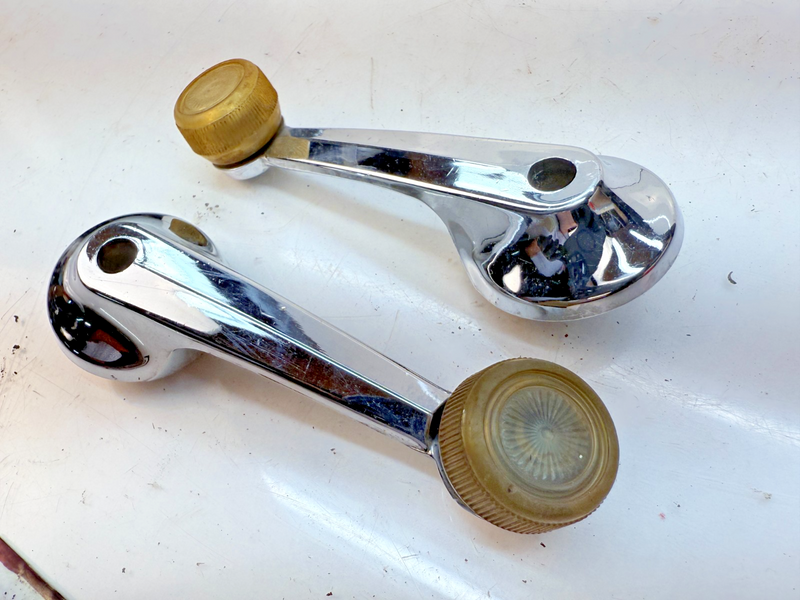 1974 - 1993 Ford Mustang PAIR Interior Window Crank HANDLE D6DB-6623348-A B79-20