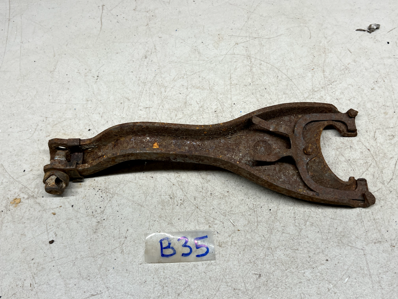 1956 1957 1958 1969 1961 1962 Chevy Corvette Clutch Fork & Bolt GM# 3739043 B35