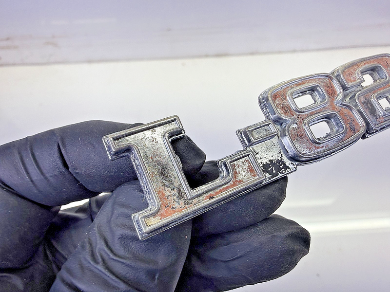 OEM 1973 - 1979 Corvette C3 Hood "L-82" Emblem Badge 367685 E8-79