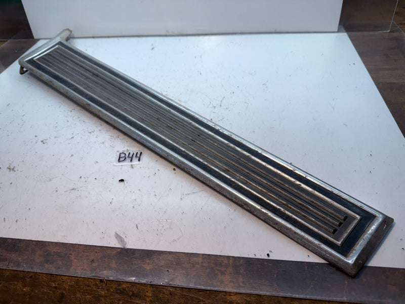1972 Ford Gran Torino Sport Left Rear Quarter Panel Trim 72 B44-5