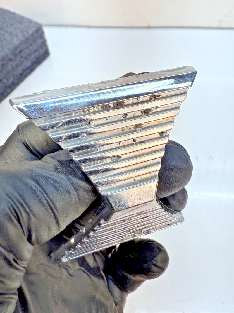 OEM 1962 Oldsmobile Starfire Tail Light IN-BETWEEN Moulding Trim Emblem E5-22