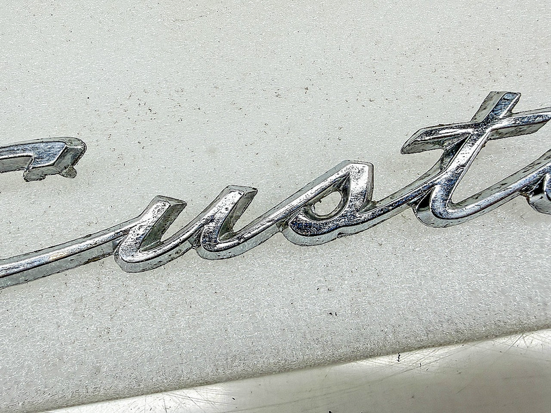 OEM 1964 FORD CUSTOM FENDER SCRIPT EMBLEM C4AB-62291A36-D E10-20