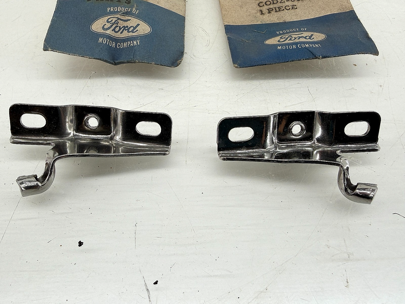 NOS 1960 - 1963 FORD FALCON VENT WINDOW PIVOT BRACKETS C0DZ-6421464-C C67-116