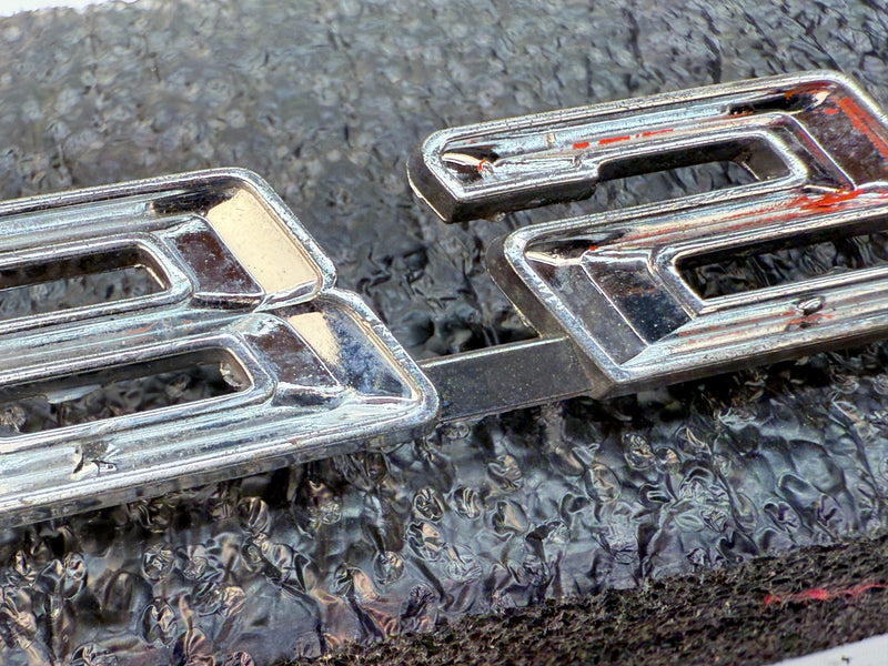 OEM 1967 PONTIAC LEMANS TEMPEST 326 EMBLEM 9787904 GM E5-18