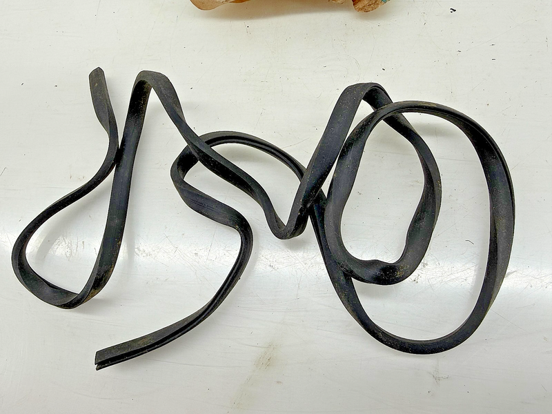 NOS 1969 1970 1971 LINCOLN CONTINENTAL SEAL RADIATOR GRILLE OPENING C8LY-8B391-A