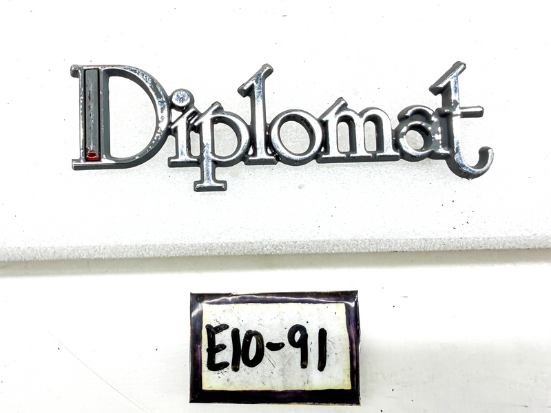 OEM 1978 - 1983 DODGE DIPLOMAT FENDER EMBLEM MOPAR 4017344 E10-91
