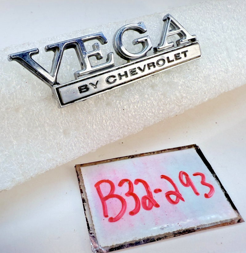 OEM 1974 Chevrolet Vega Side Emblem Badge 9614435 74 B32-293