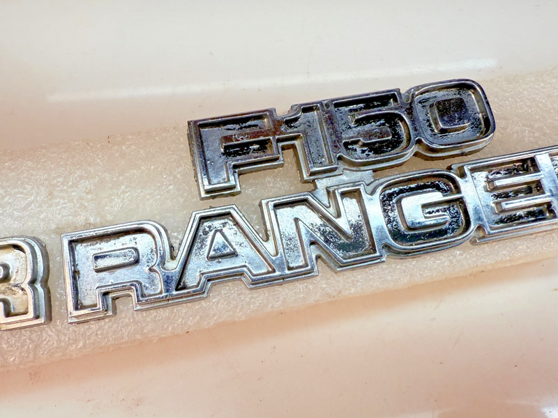 OEM 1973 -1979 F-150 RANGER PAIR Front Fender Emblem Badge D7TB16702CWB B32-251