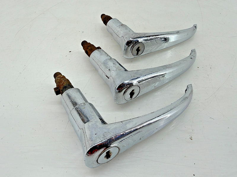 (1) 1939 1940 1941 BUICK PONTIAC OLDS REAR TRUNK LID LOCKING HANDLE ROD RAT C34