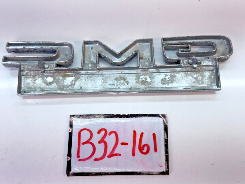 OEM 1969 - 1972 GMC Truck Factory V8 Fender Emblem 69 70 71 72 B32-161