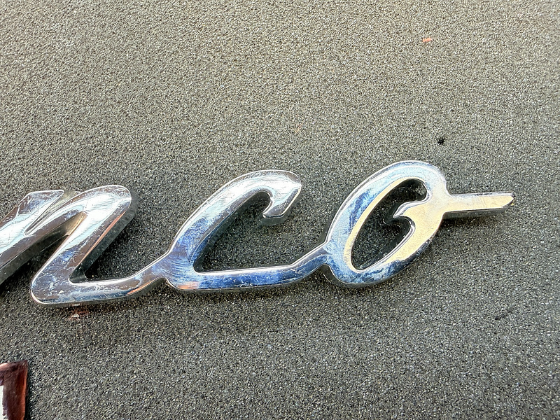 1966 - 1977 FORD CLASSIC BRONCO FENDER EMBLEM SCRIPT C7TB-16098-B E8-43