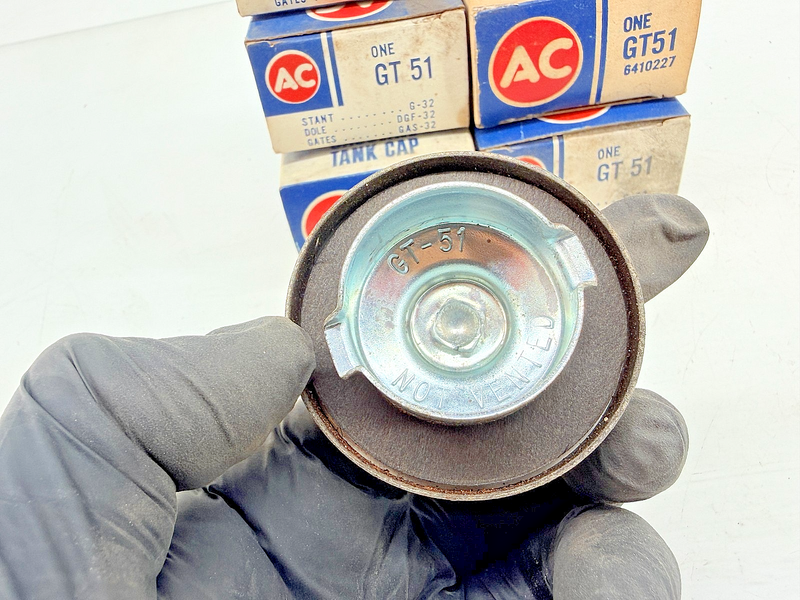 (1) NOS 1964 - 1970 Chevrolet Pontiac GM AC GT51 Gas Tank Cap 6410227 C75-27