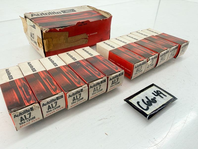 NOS 1949 - 1953 / 1961 - 1963 FORD Spark Plugs 352-390 - 406 FE 7RA-12300-C C66