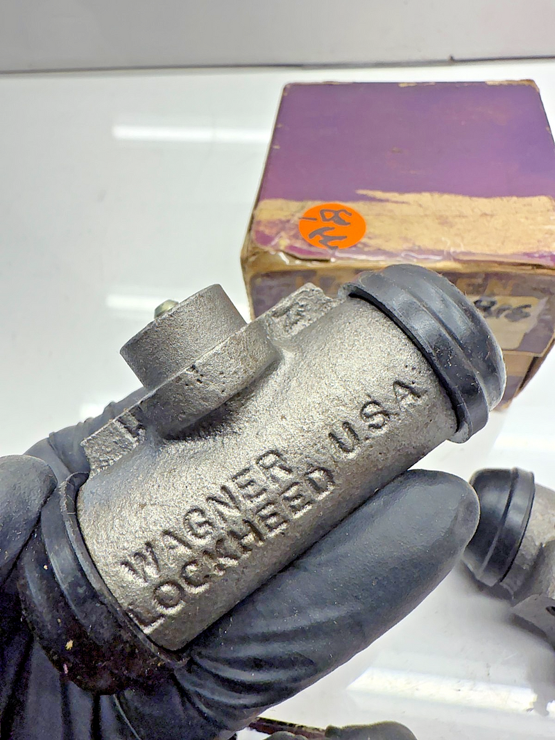 NOS Wagner Lockheed Rear Wheel Brake Cylinders Pair Studebaker 1952–1953 B53-15
