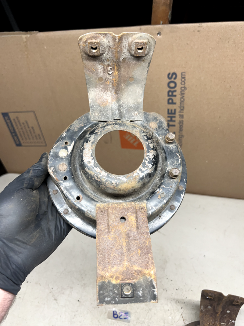 1960 GM Impala BelAir Biscayne Headlight Bucket Mounting Bracket El Camino B25-5