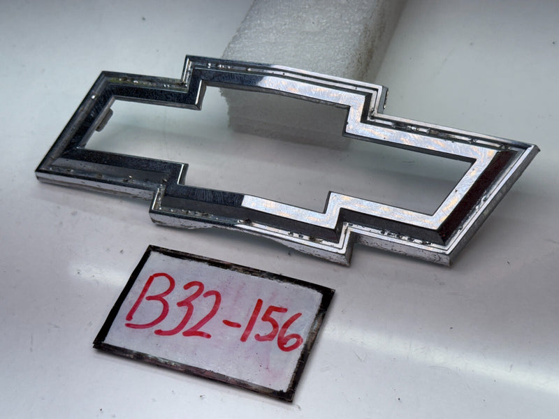 1969 1970 Chevrolet Truck Blazer Bow Tie Grill Hood Emblem Badge 3940708 B32-156