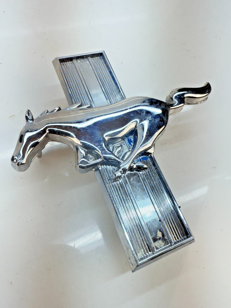 OEM 1968 FOMOCO / Ford Mustang Front Fender Emblem RH C8ZB-16C228-C B32-319