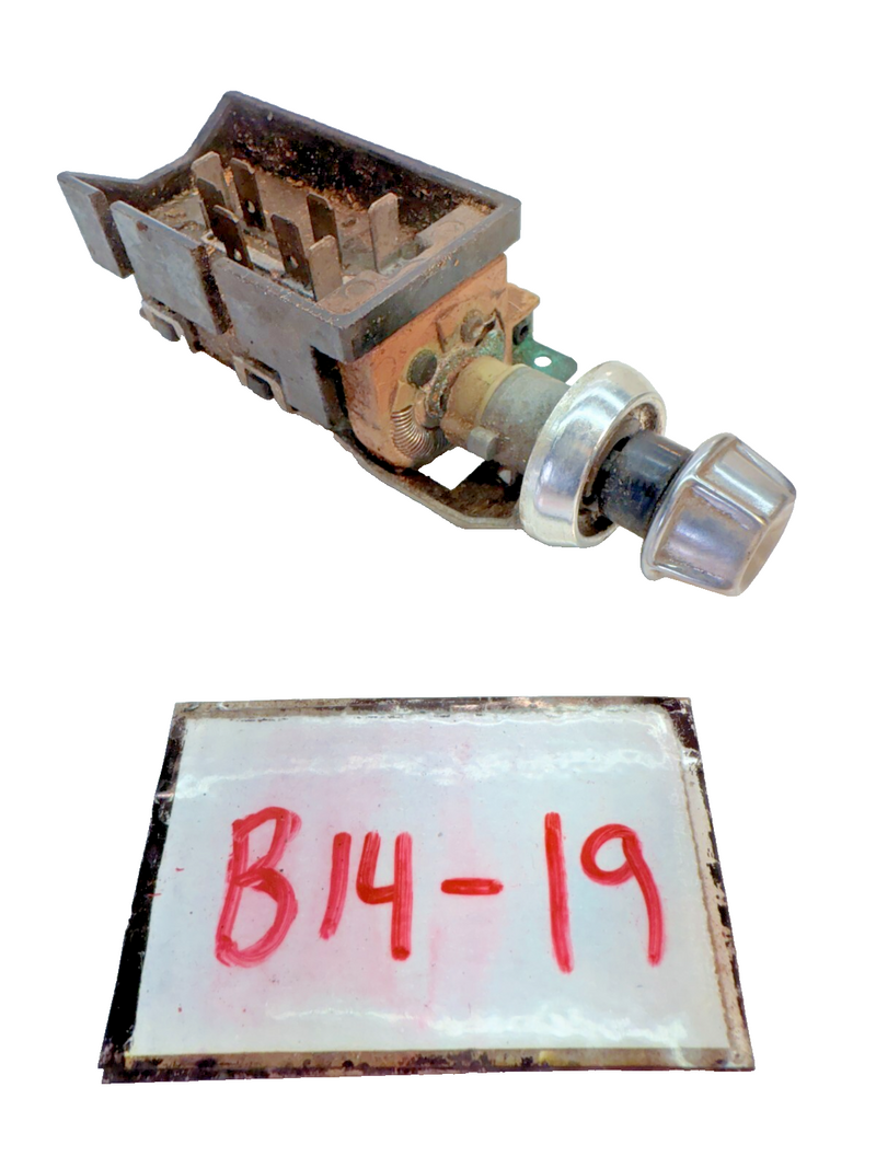 OEM GM Headlight Switch 1958 - 1963 Chevrolet Impala Bel-Air Biscayne B14-19