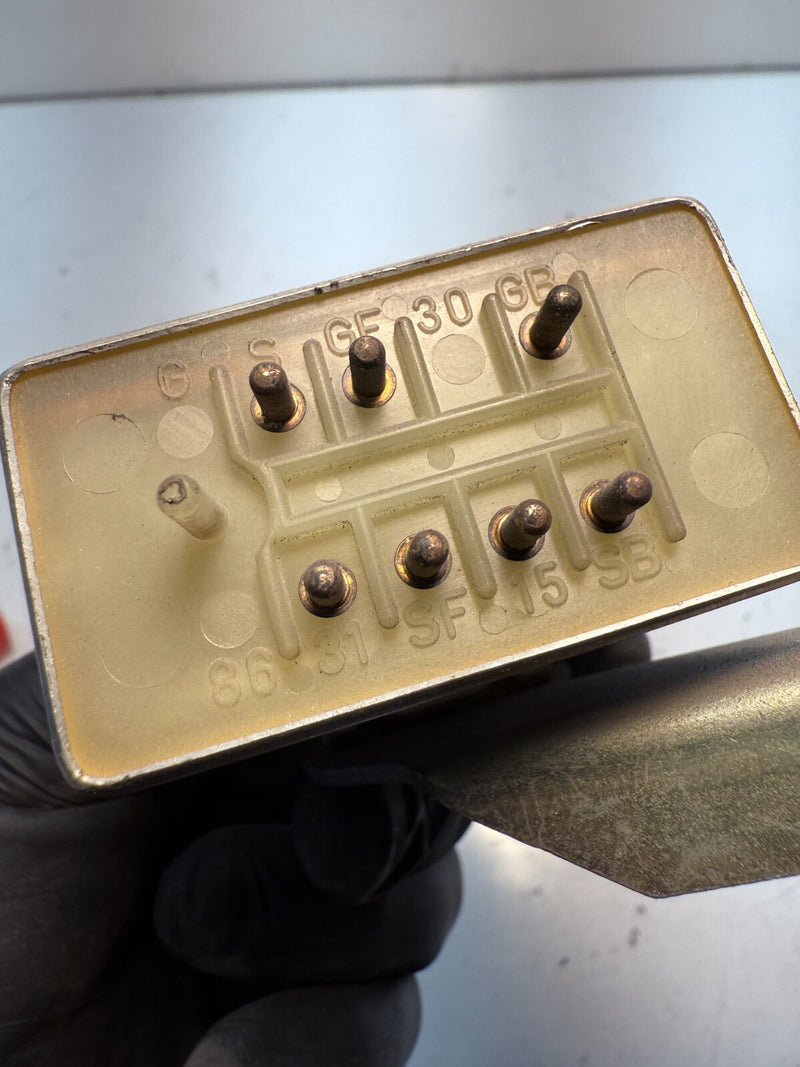 OEM 1977 - 1986 Mercedes  W123 240D Seat Belt Relay 0015451232 C8-16