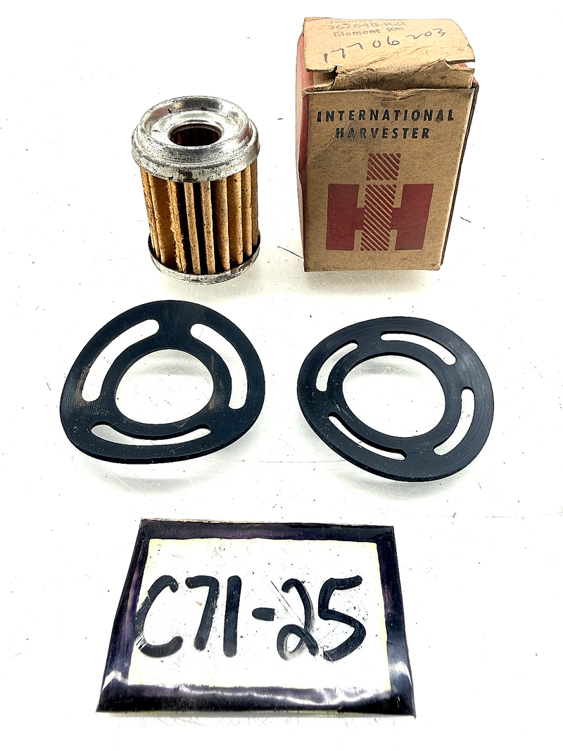 NOS INTERNATIONAL HARVESTER FUEL FILTER ELEMENT KIT 967640-R21 C71-25
