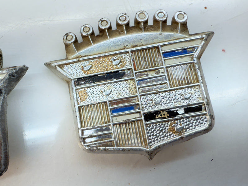 OEM 1960's - 1970's CADILLAC PAIR of Crest Wheelcover Badge Emblem 10661 E5-42