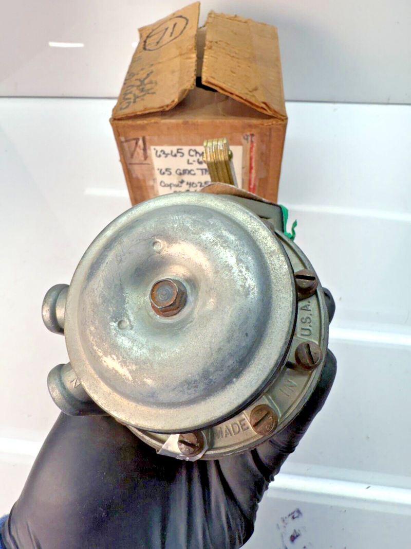 NORS 1963 - 1965 Chevrolet GMC Truck Fuel Pump 40253 6Cyl 292 63 64 65 C2-71