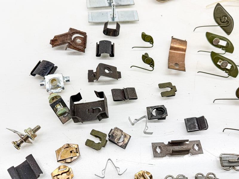 VINTAGE 1960S FORD BODY TRIM MOULDING CLIP FASTENER LOT C5TZ C79-36