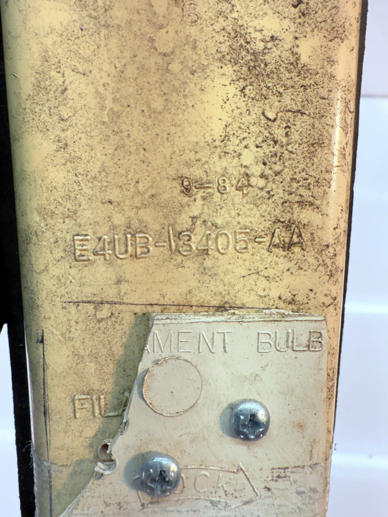 1975-1991 FORD E150 E250 E350 Drivers Left SIDE TAIL LIGHT E4UB-13405 C23-20