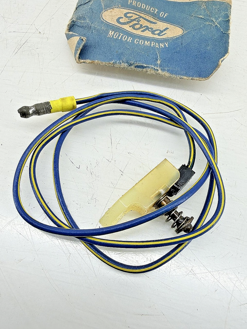 NOS 1960 - 1962 Ford Falcon Ranchero Comet HORN RING CONTACT BRUSH C76-129