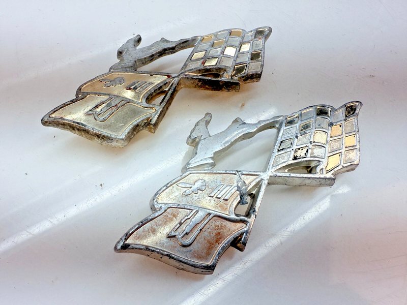 Original 1960 Impala Pair Impala X Cross Flags Quarter Emblem Badges 60 B32-306