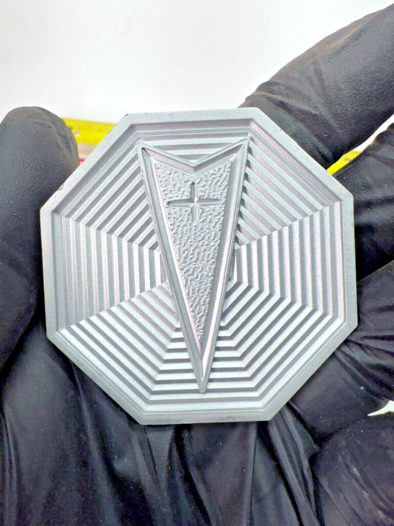 (1) NOS OEM Pontiac 1970s -80s Wheel Center Cap Rim Emblem Logo 10010282 B32-151