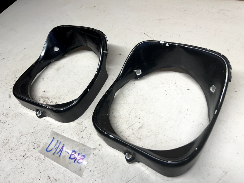 OEM 1969 Chevrolet Chevy Chevelle & El Camino PAIR Headlight Bezel Buckets B18-1