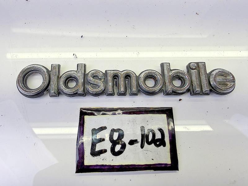 OEM 1978 - 1988 OLDSMOBILE CUTLASS LOGO BADGE SIGN SYMBOL EMBLEM E8-102