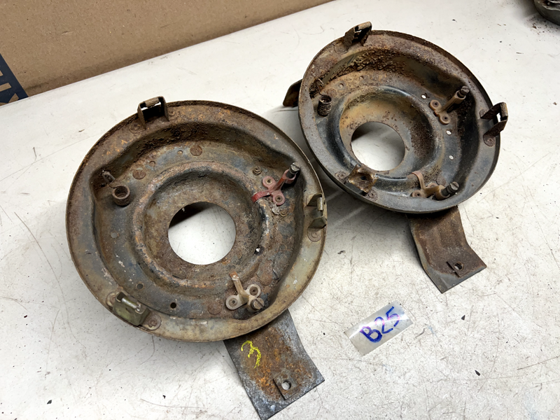 1960 GM Impala BelAir Biscayne Headlight Bucket Mounting Bracket El Camino B25-3