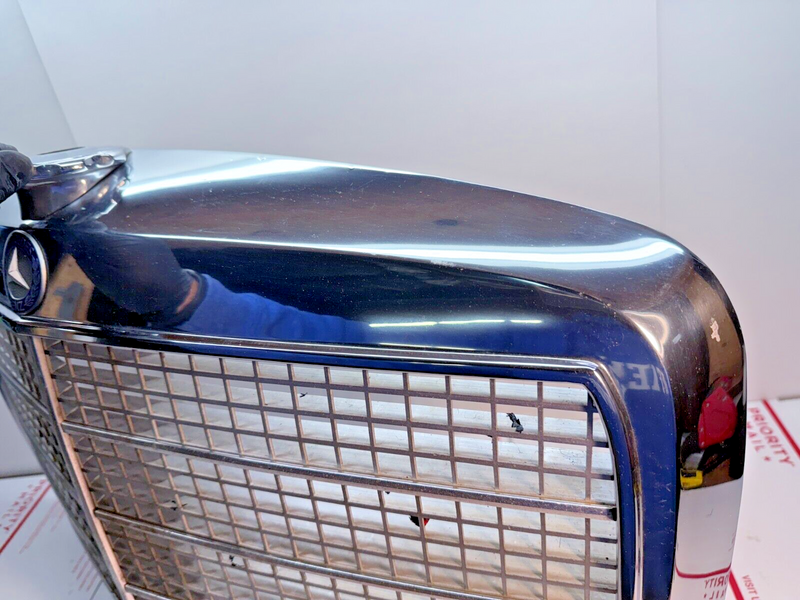 OEM Mercedes W114 W115 68-76 Radiator Shroud Guard Grill Radiator Cowl Emblem P4