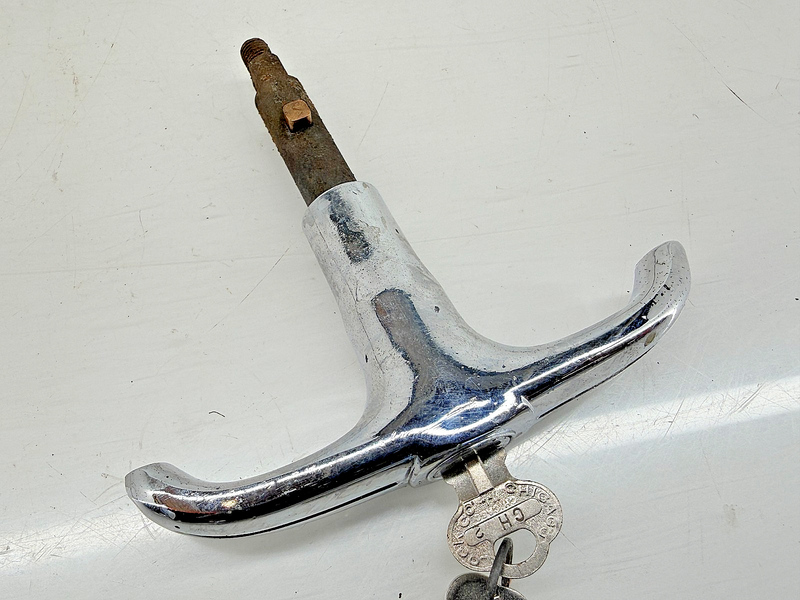 Vintage OEM GM 1946 1947 1948 Oldsmobile Trunk Handle w/ Keys C67-15