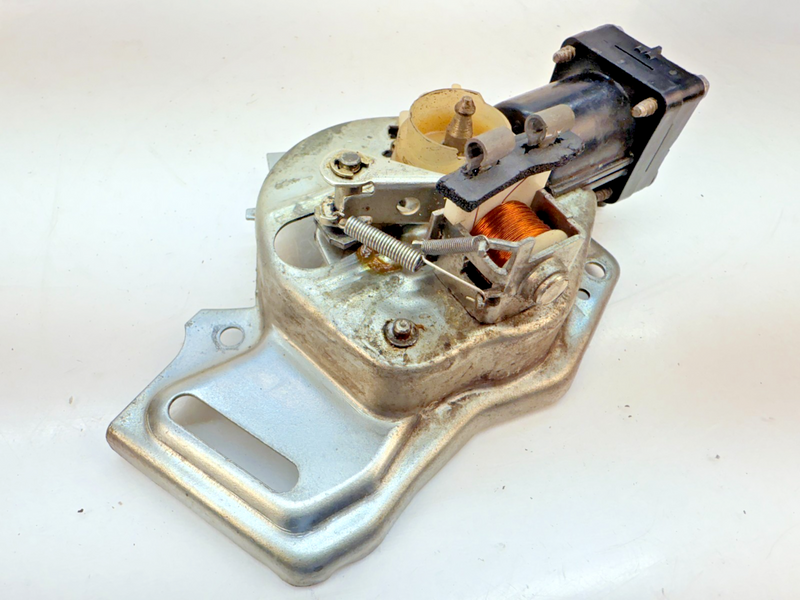 OEM 1968-1969 1972-1973 Corvette C3 Windshield Washer 3 Port Pump 4919630 B83-46