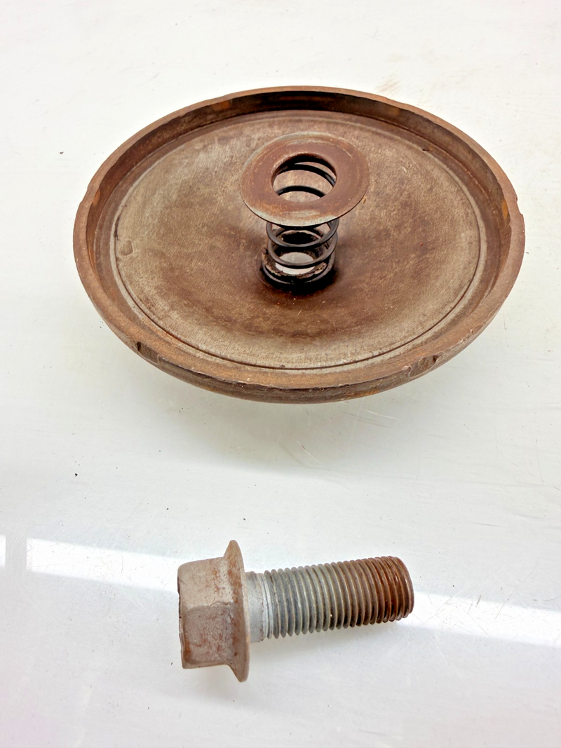 Original Jeep Willys Filter Oil Filter Canister & Bracket Rat Rod MB C45-17