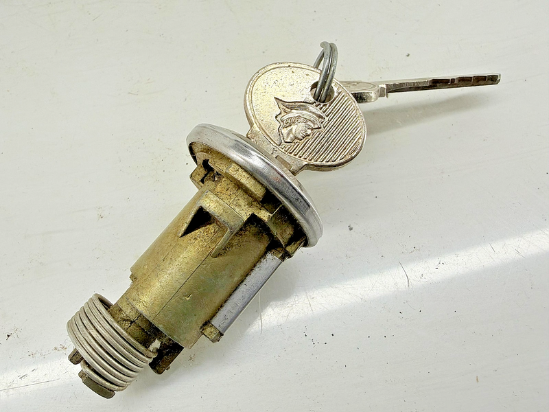 NOS 1964 - 1977 FORD LINCOLN MERCURY Trunk Lock Cylinder & Keys C57-22