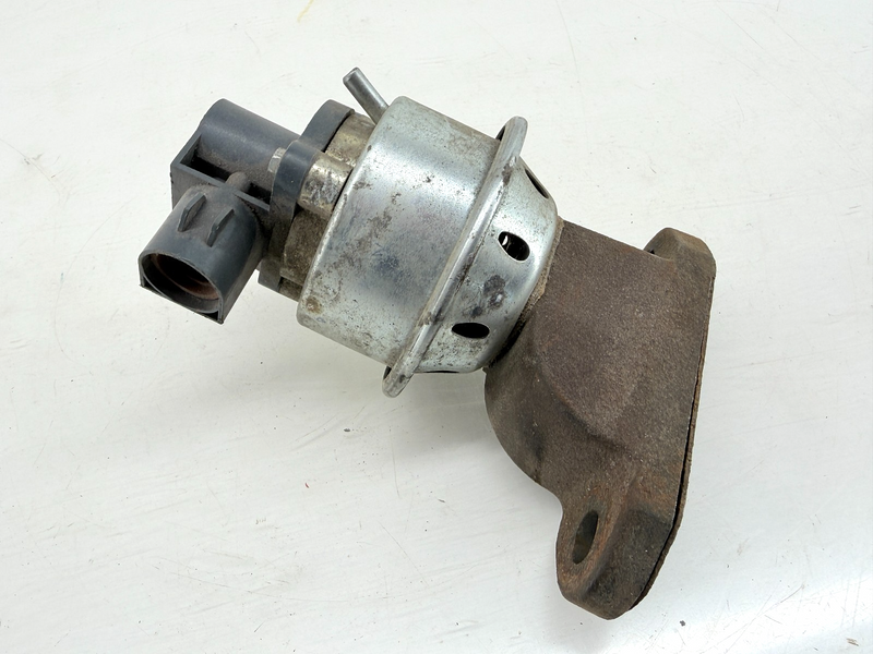 OEM 1982 - 1996 Ford F150 F250 Bronco Exhaust Gas Recirculation (EGR) Valve C69