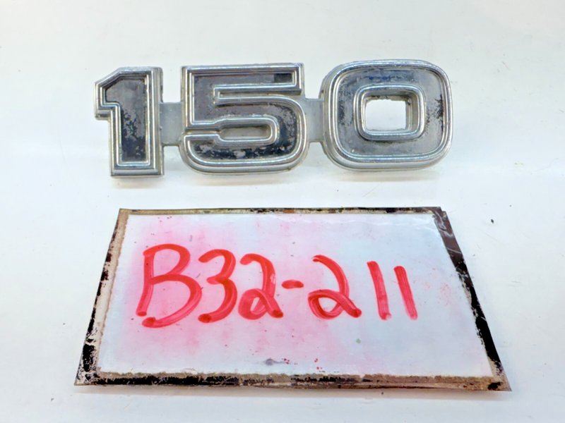 OEM 1975 - 1979 Ford Econoline 150 Emblem D5UB-11291C00 1976 1977 1978 B32-211